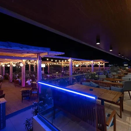 L&c By Zora Apartament,pe Plaja 3*